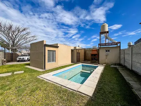 VENTA/PERMUTA Casa en Campiñas de Piñero 2 dormitorios, Piscina. Apto crédito.