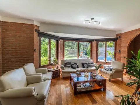 Casa en Venta en Barrio Parque Leloir, USD 650.000