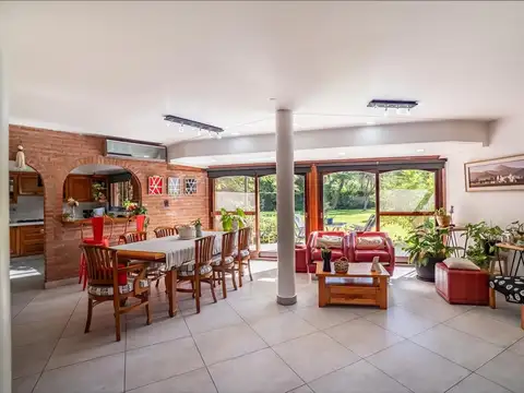 Chalet en venta en Parque Leloir - Excelente ubicación