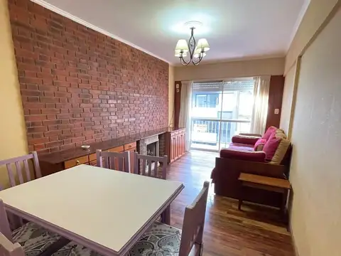 VENTA 2 Amb. C/Dep y Cochera. Balcón saliente. RETASADO