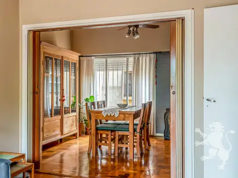 Depto Tipo Casa 4 ambientes con 2 baños