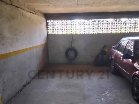 Cochera en venta en Lanus
