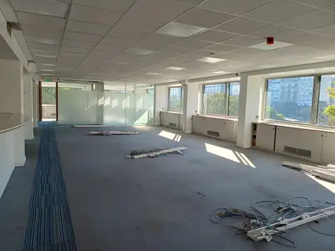 Cerrito 866 - Oficinas en Venta con Renta