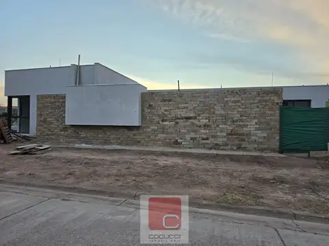 Casa en Venta en Luzuriaga, USD 190.000