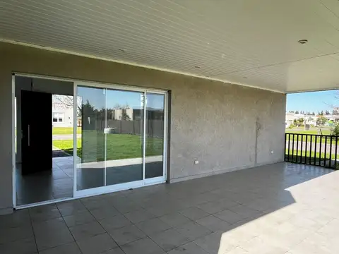 CASA VENTA  BARRIO BELLEVILLE CANNING