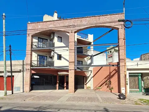 Departamento CONTRAFRENTE en venta en Villa Sarmiento CENTRICO con cochera