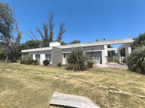 Casa en Alquiler en La Asunción Club de Campo, USD 1.100