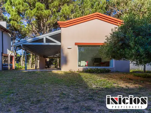 Casa: Quinteros N° 2668 e/Andrade y Obligado - C418