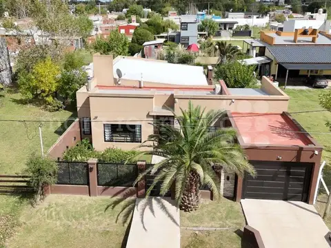 CASA 3 DORMITORIOS EN VENTA EN CHASCOMUS RODEADA DE VER