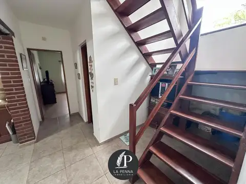 Casa 5 ambientes con 2 baños