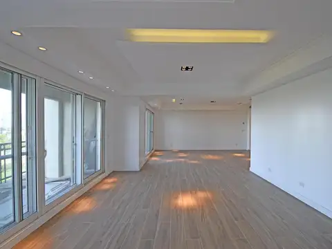 Departamento en Venta con 3 cocheras