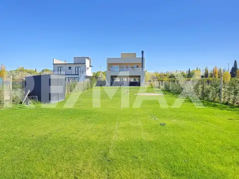 CASA 2 PLANTAS 4 DORMITORIOS - CINCO SALTOS