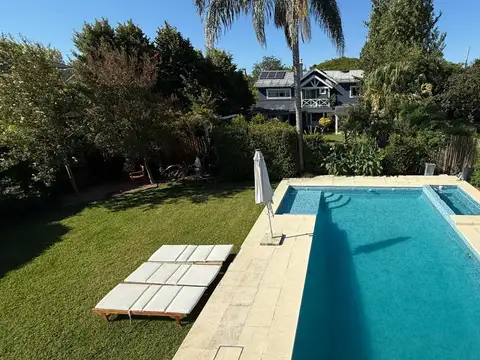 Casa en Venta con 5 cocheras