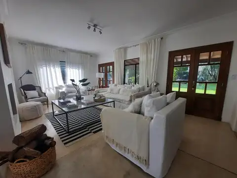 Casa en Alquiler de 3 dormitorios