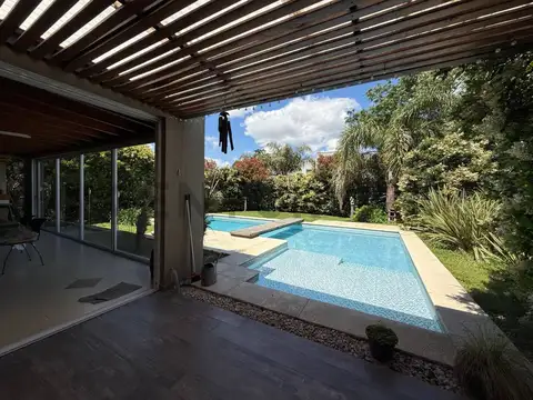 VENTA DE CASA 4 AMBIENTES EN HARAS MARIA VICTORIA, MORENO