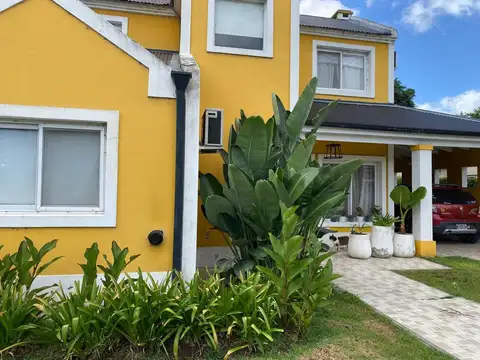 Casa en el barrio privado Jardines de Escobar