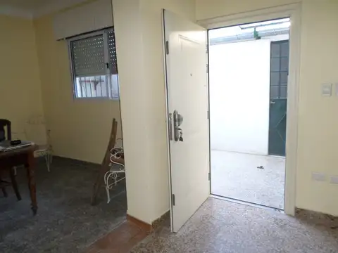 Depto Tipo Casa 2 ambientes con 1 baño