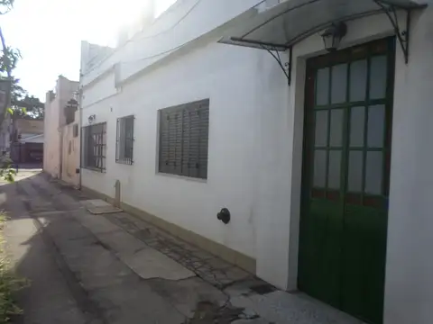 EXCELENTE UBICACIÓN  2 AMBIENTES MUY AMPLIOS CON PATIO Y TERRAZA 