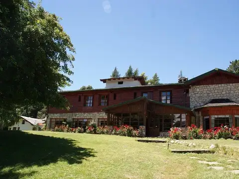 Complejo Turístico. Hotel-Aparta Hotel en venta en Bariloche. 3 estrellas.
