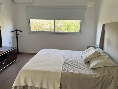 Casa 6 ambientes con 3 baños