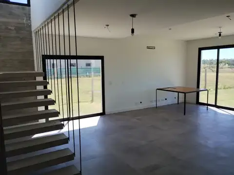 CASA EN VENTA A ESTRENAR EN SAN SEBASTIAN