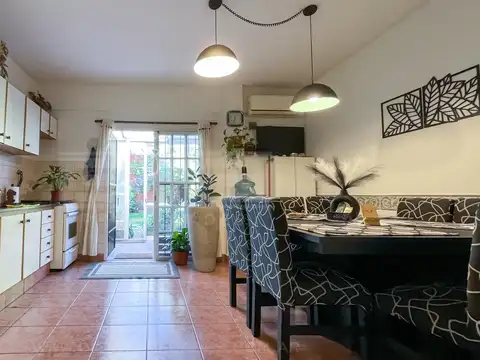 Depto Tipo Casa en Venta en Olivos, USD 235.000