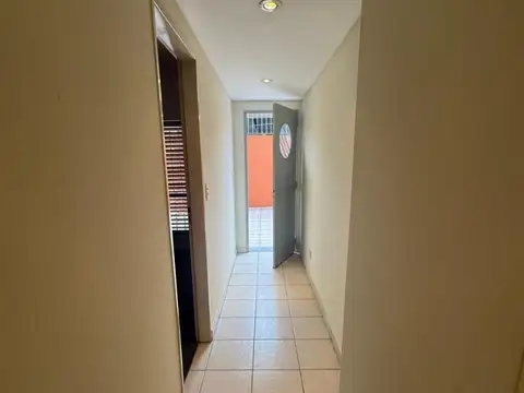 Departamento de 3 Ambientes con patio.