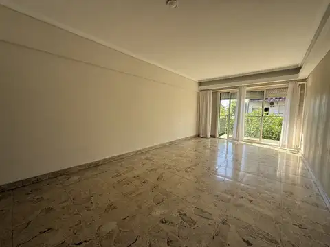 MELINCUE 3300, VENTA DEPARTAMENTO DE TRES AMBIENTES CON DEPENDENCIA Y COCHERA