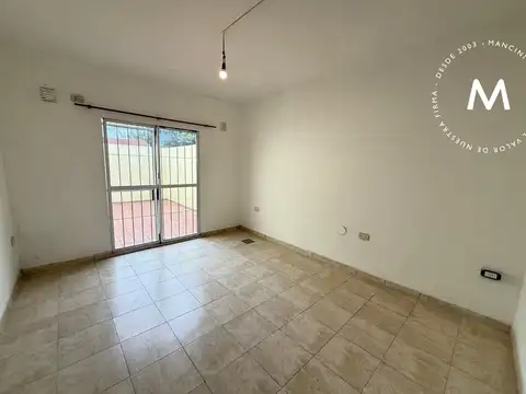 Depto Tipo Casa en Alquiler con 1 cocheras