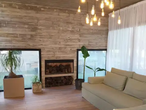 Venta Casa en el Exclusivo Barrio Isla del Golf - Pinamar