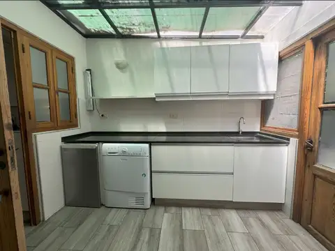Casa en Venta con 4 cocheras