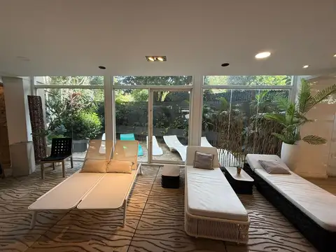 Local en Alquiler en La Lucila Libertador / Río, USD 9.000
