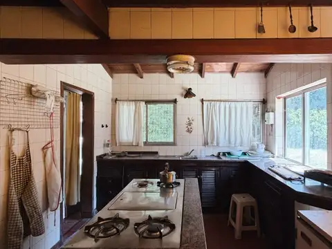 Casa en Venta con 3 cocheras
