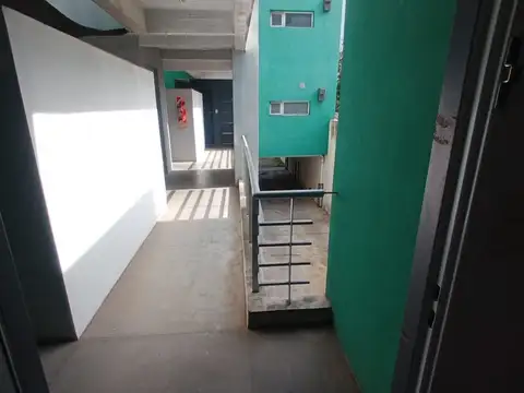 Monoambiente al frente con balcón -  Amoblamiento de cocina completo * espacio para lavarropas