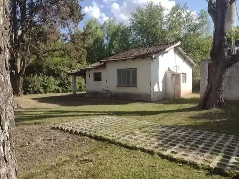 Casa a reciclar Gral. Rodríguez Terreno de 427m²