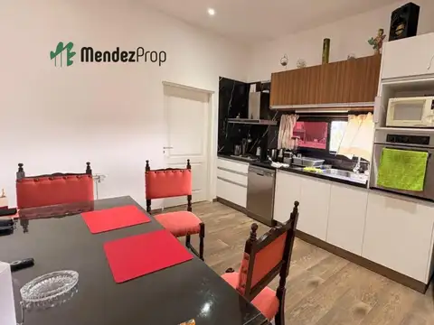 Casa en Venta con 4 cocheras