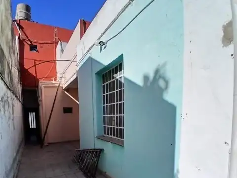 Casa en Alquiler en Lanus Este, $ 700.000