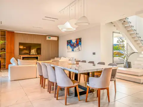 CASA - VENTA - 6 AMB - SUITES - COCHERA - JARDIN - PISCINA - PUERTOS DEL LAGO