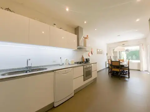 Castelar Norte Impecable Casa Minimalista en venta