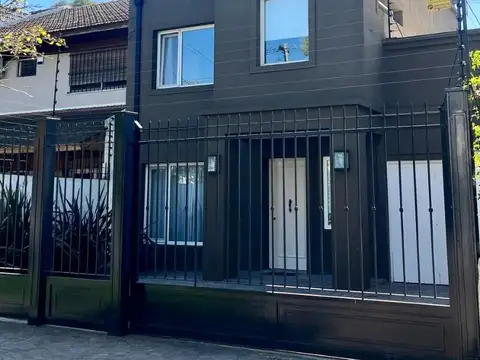 Castelar Norte Impecable Casa Minimalista en venta