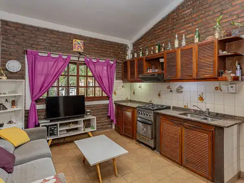 VENTA CASA 4 AMBIENTES JARDIN MORENO APTO CREDITO