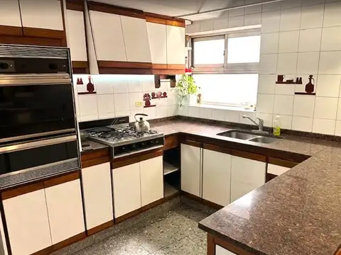 HERMOSO PH DE 4 AMBIENTES EN VILLA CRESPO CON UNA GRAN TERRAZA Y PATIO