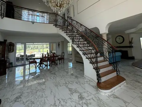 Casa en Alquiler en Fincas de San Vicente, USD 2.700