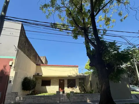 venta Casa 3 ambientes garage patio refaccionada!