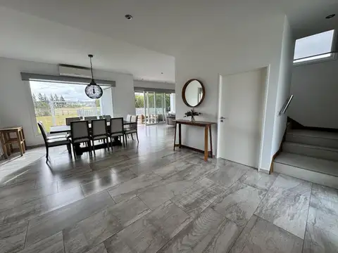Casa en Alquiler de 5 dormitorios