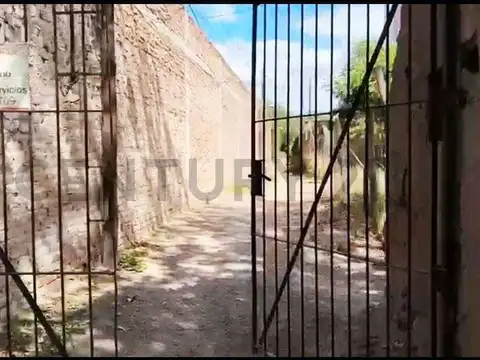 Bandera de los Andes 3000, Piso 0