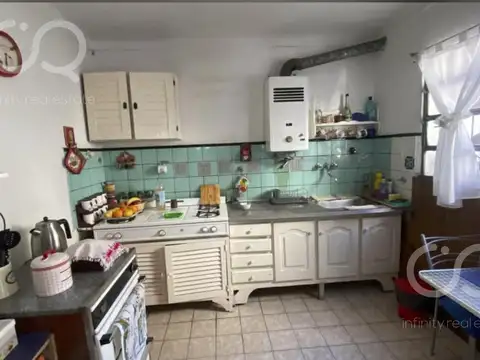 Casa 6 ambientes con 3 baños