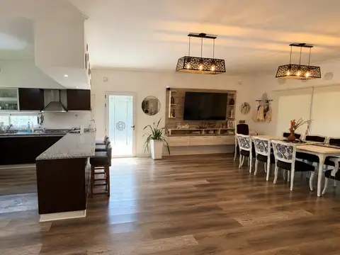 Casa  Barrio Cerrado, Pilar del Este, San Eduardo, 4 amb.Jardin. Pileta