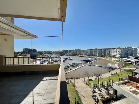 Oficina en Alquiler con 1 cochera