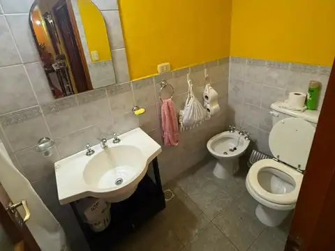 Depto Tipo Casa en Venta en Lomas de Zamora, USD 78.000